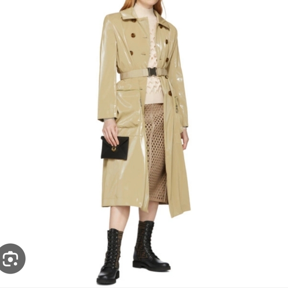 Authentic Fendi A Effet Verni Long Trench Coat - Picture 6 of 17